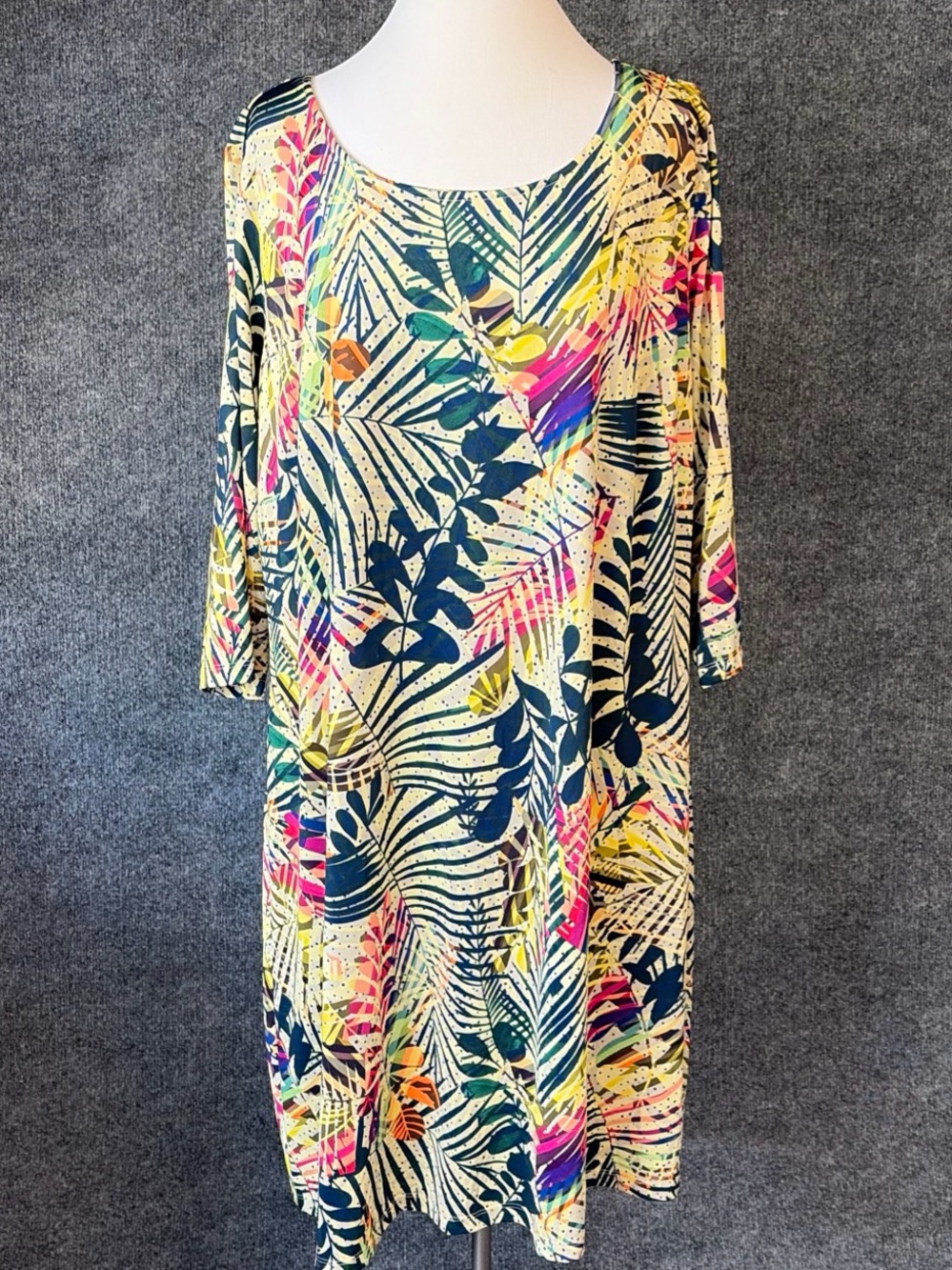 Tropical Scoop Neck Midi Dress in Navy and Multi
